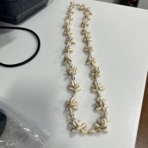 Large Cowrie Shell Lei Necklace‎ Natural Shell Hand Made 15"